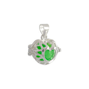 Llamador de Ángel. Plata Italiana 925. Peso de 7,6 Gramos. Diseño de Corazón Verde. Alto de 4 cm. SKU: PDJ1020049-6. Brilho.